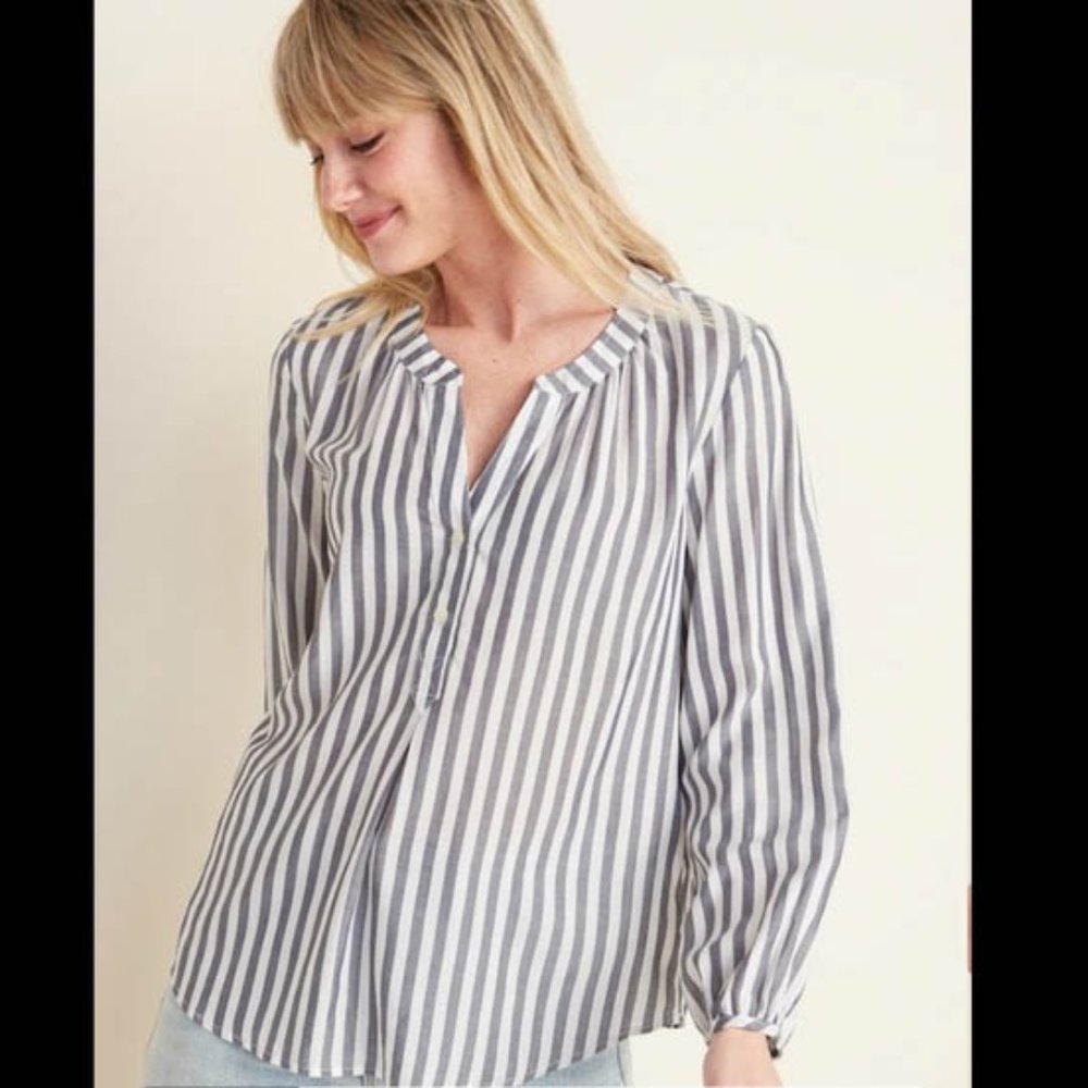 NWT Old Navy Striped Split-Neck Pullover Top